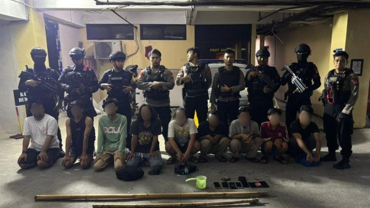 Sekelompok Pemuda di Jaktim Diciduk Brimob Saat Pesta Miras, Diduga Mau Tawuran