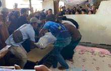 Tiba di Rumah, Jenazah Korban Kecelakaan Bus SMK Lingga Kencana Disambut Isak Tangis Keluarga