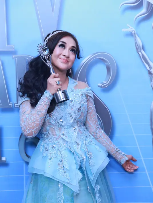 Dalam kategori Aktris Pendamping Paling Ngetop, Paramitha Rusady bersaing dengan Audi Marissa, Dahlia Christian, Deswita Maharani dan Fanny Ghassani. (Adrian Putra/Bintang.com)