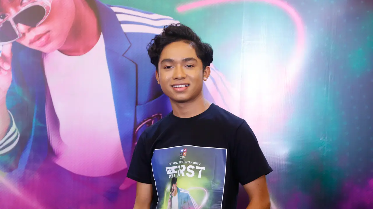 Betrand Peto Putra Onsu menggelar konser di Ultah pernikahan Ruben Onsi dan Sarwendah