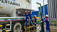 PT Pertagas Niaga (PTGN), Subholding Gas menyuplai LNG perdana bagi industri di Kota Bontang, tepatnya ke PT Energi Unggul Persada (EUP) yang bergerak dalam bidang pengolahan minyak kelapa sawit. (Dok Pertamina)