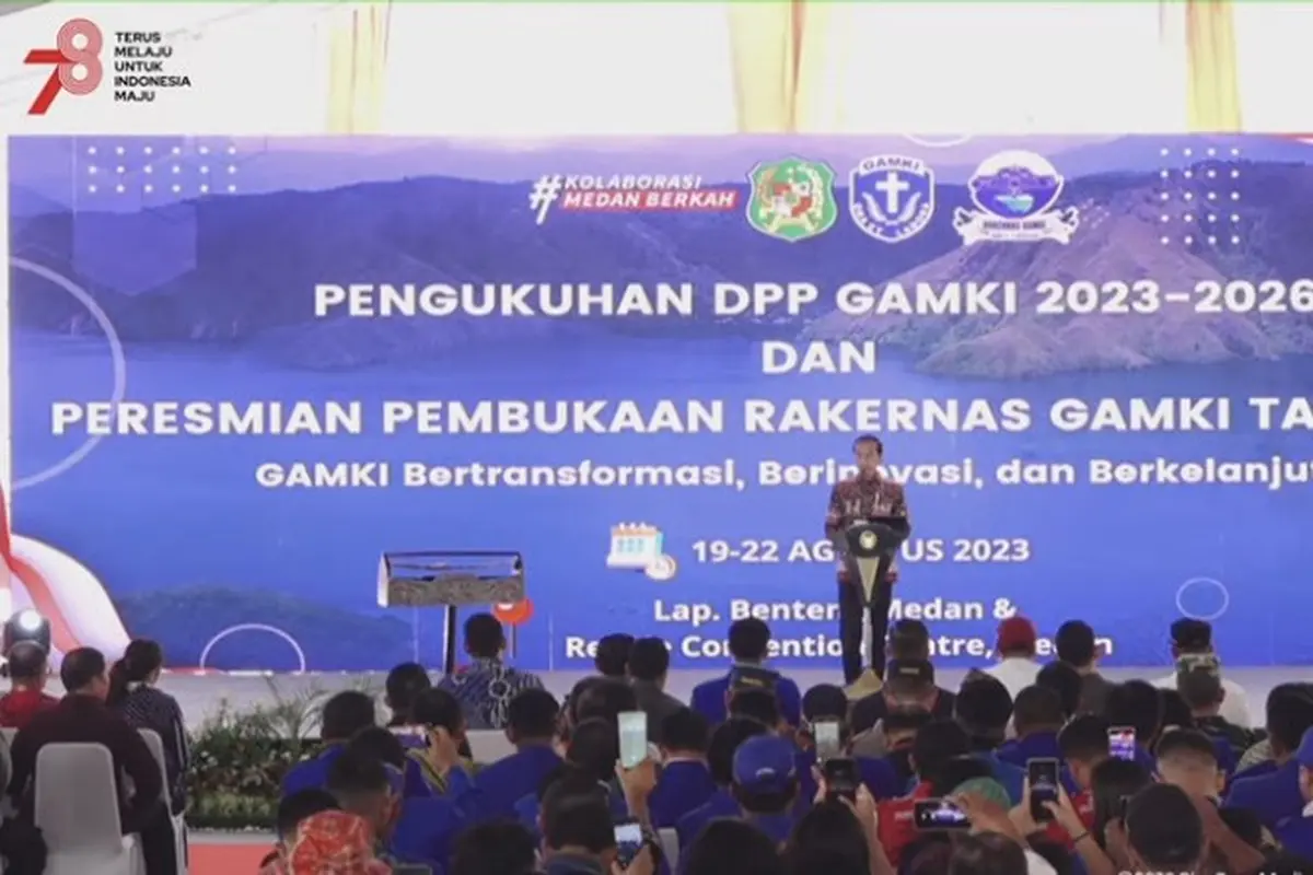 Presiden Jokowi mengingatkan agar publik berhati-hati dalam memilih pemimpin berikutnya, karena kesempatan Indonesia untuk melakukan lompatan-lompatan besar ada pada 13 tahun ke depan.