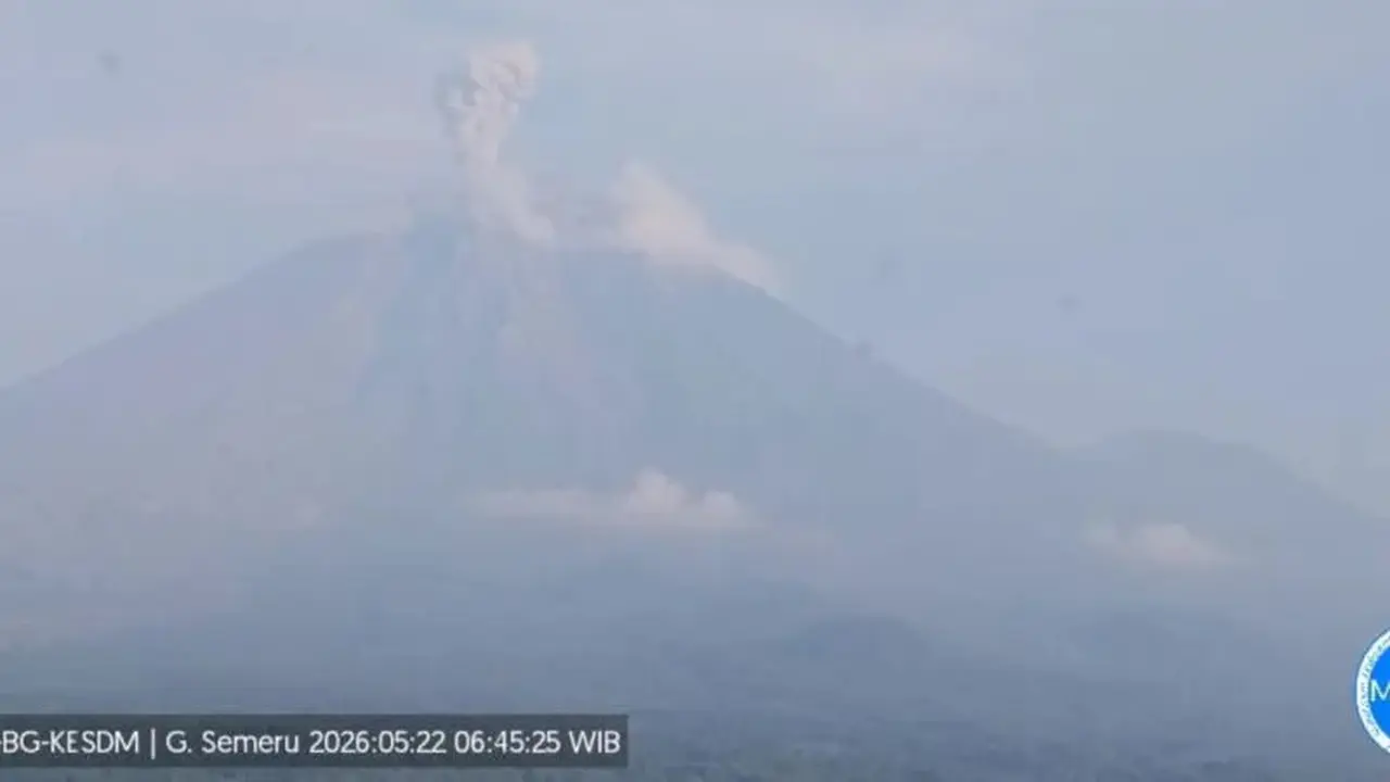 Gunung Semeru erupsi lagi, tinggi letusan capai 1000 meter