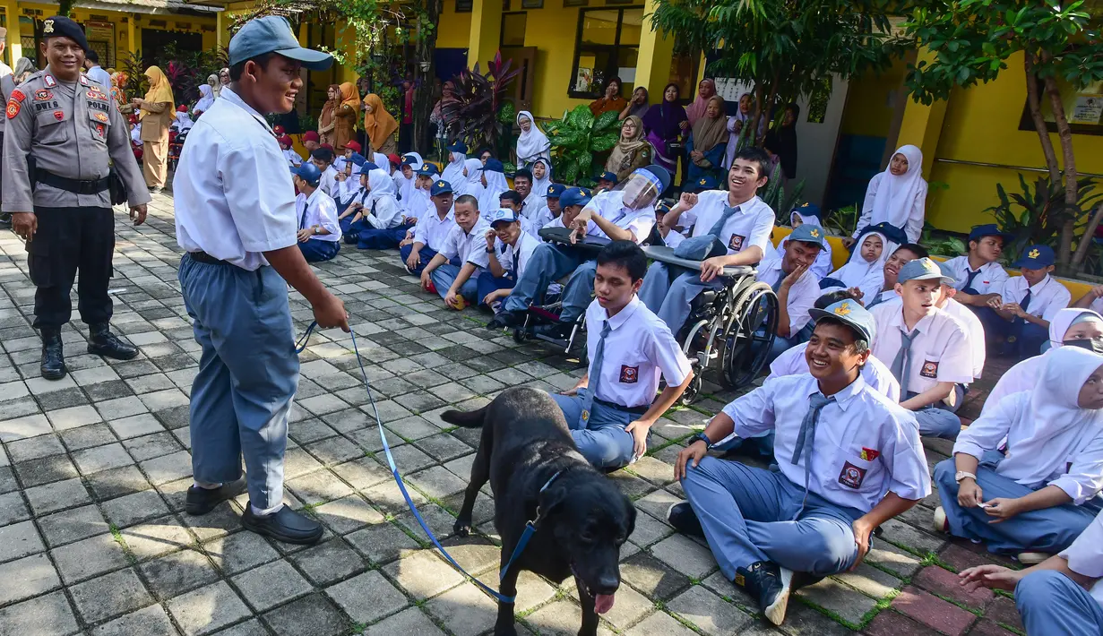 Kegiatan ini sekaligus bagian kontribusi Direktorat Polisi Satwa (Ditpolsatwa) Polri dalam pengembangan kemampuan sensorik dan motorik anak-anak berkebutuhan khusus. (merdeka.com/Arie Basuki)
