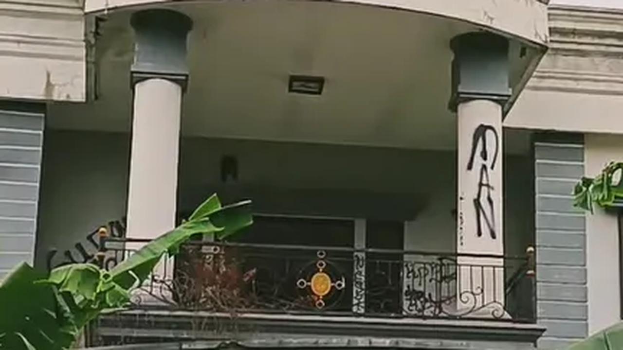 Kini Terbangkalai dan Bikin Miris,  Ini Potret Terbaru Rumah Putih Mewah Ikonik Langganan Syuting Sinetron
