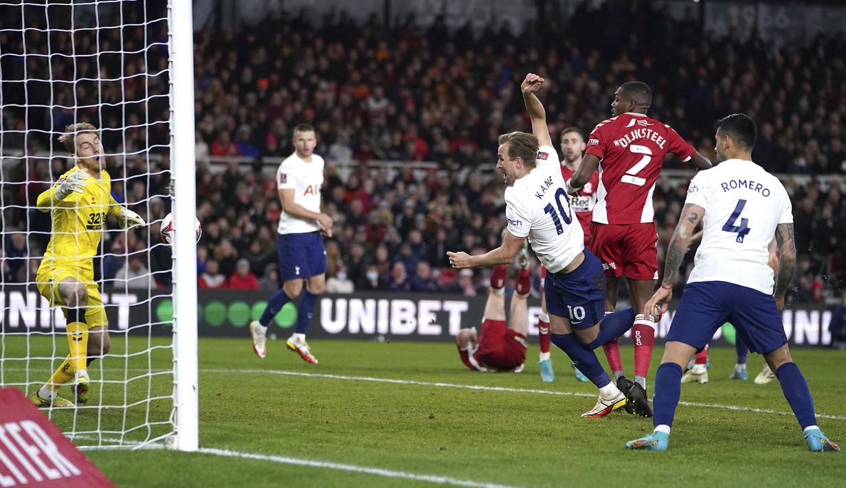 Meskipun berstatus tim bertabur bintang namun Harry Kane dan kolega tidak cukup efektif saat mendapat peluang. (Mike Egerton/PA via AP)