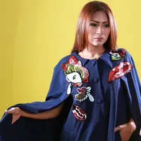 Mudik dan berkumpul dengan keluarga besar sudah menjadi tradisi saat lebaran. Meski tidak sedikit yang mengalami kemacetan berjam-jam dilalui demi bisa kumpul bersama keluarga di kampung halamannya. (Adrian Putra/Bintang.com)