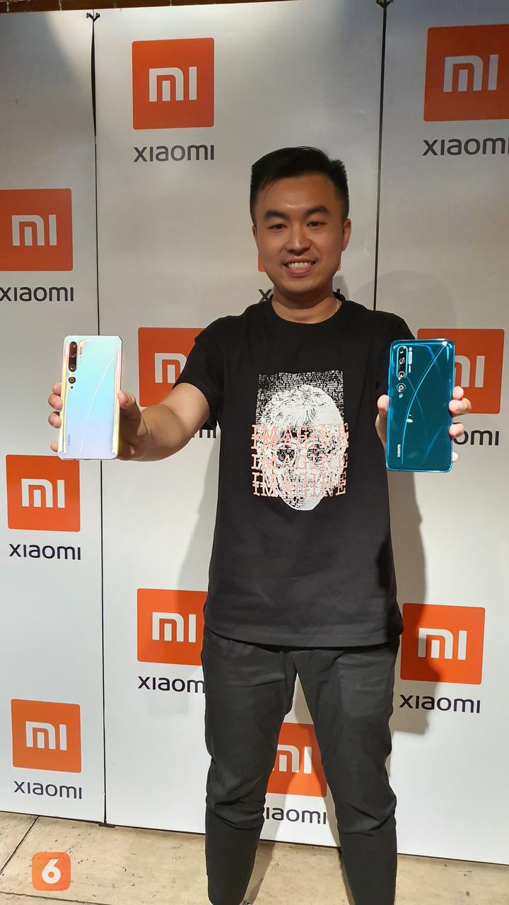 Country Director Xiaomi Indonesia Alvin Tse memamerkan Xiaomi Mi Note 10 Pro yang dirilis di Indonesia, Sabtu (4/1/2020). Liputan6.com/Agustin S. Wardani