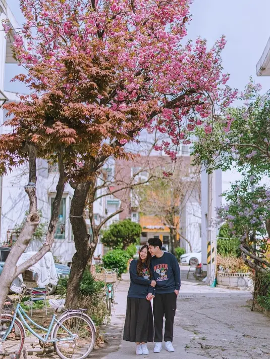 Sisca Kohl dan Jess No Limit memilih liburan kali ini ke Korea Selatan. Kabar tersebut diketahui melalui akun instagram keduanya [instagram/jessnolimit]