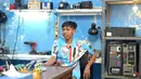 Dede mengaku pertama menikah saat masih bekerja sebagai cleaning service. Setelah bekerja, ia kembali menemui kekasihnya yang telah dipacari selama tiga tahun. [Youtube/HAS Creative]