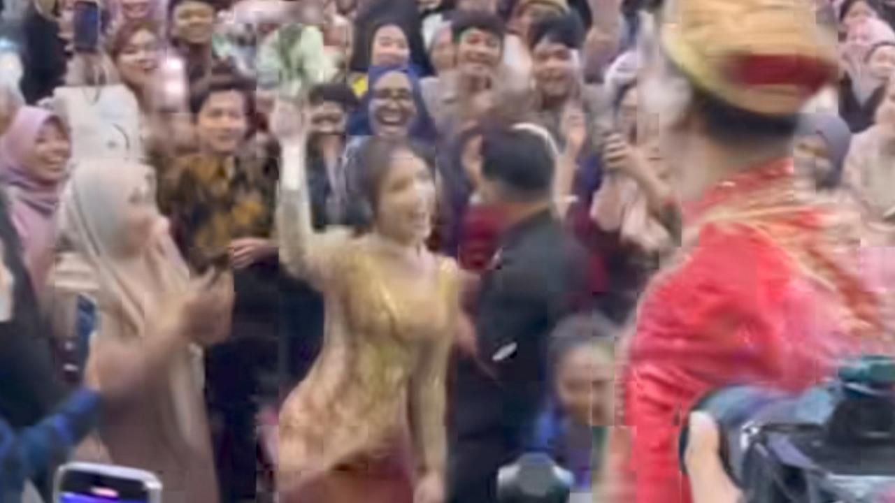 Potret Fuji Girang Dapat Buket Bunga Pengantin Frans Faisal, Diminta Langsung Nikah Tahun Depan - Siapa Calonnya?