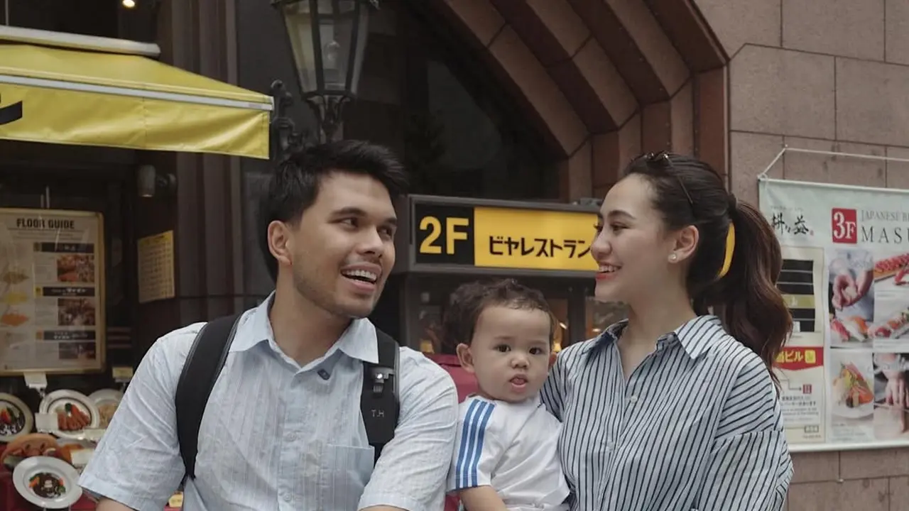 Gaya Liburan Aaliyah Massaid di Jepang, Tetap Stylish dan Effortless Meski Sambil Momong Anak