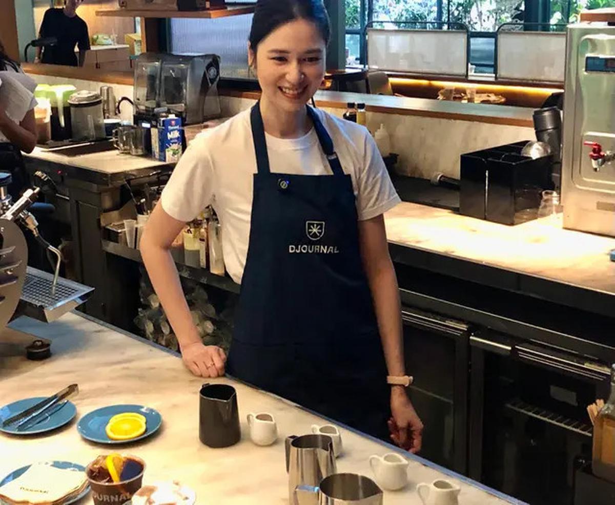 Laura Basuki Punya Kebiasaan Minum Kopi 3 Kali Sehari, Apa Saja Racikan Favoritnya?