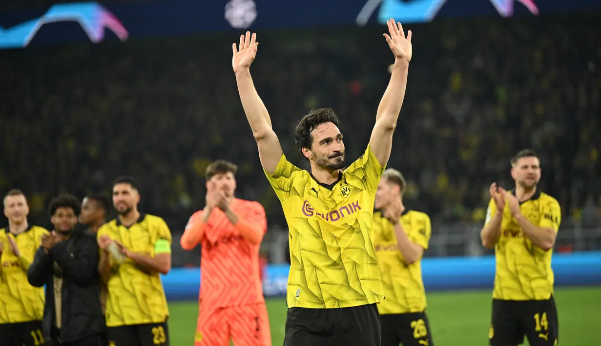 Pesepakbola berusia 35 tahun ini akan menjadi free agent setelah kontraknya habis pada akhir bulan ini. (INA FASSBENDER / AFP)