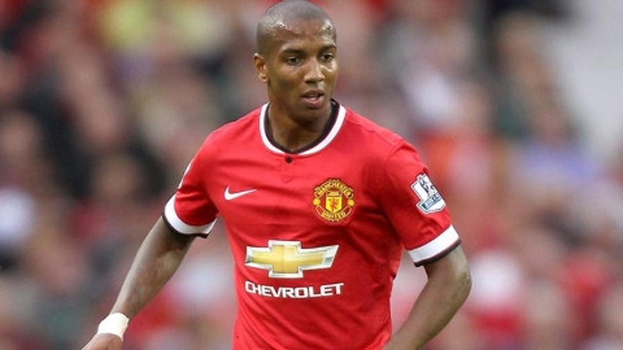 Young: United wajib bekuk Wolfsburg