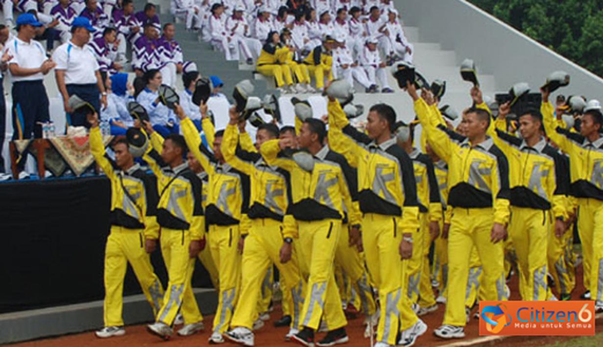 Citizen6, Cilangkap: Sebanyak 181 Atlet terbaik Kolinlamil mengikuti Porwilbar 2012 yang dibuka secara resmi dengan Aspers Kasal Laksamana Muda TNI Ir. Sudirman di lapangan Trisila Mabesal, Cilangkap, Jakarta Timur, Selasa (6/6). (Pengirim: Dispenkolinlam