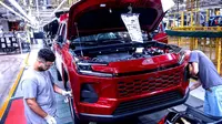 Toyota Pangkas Produksi RAV4, Inden Makin Mengular