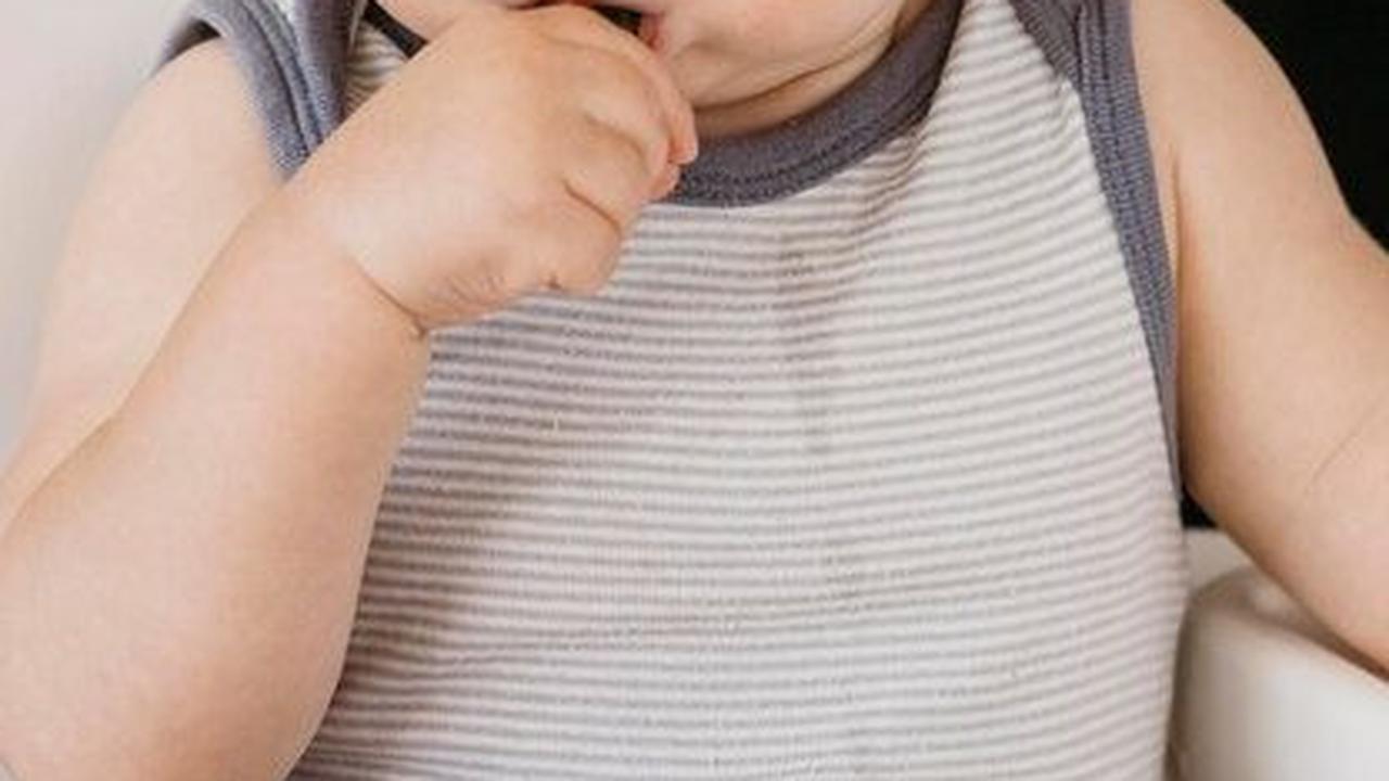 Memberikan finger food pada bayi bukan hanya tentang nutrisi, tetapi juga tentang membantu mereka mengembangkan koordinasi dan kemandirian dalam makan.