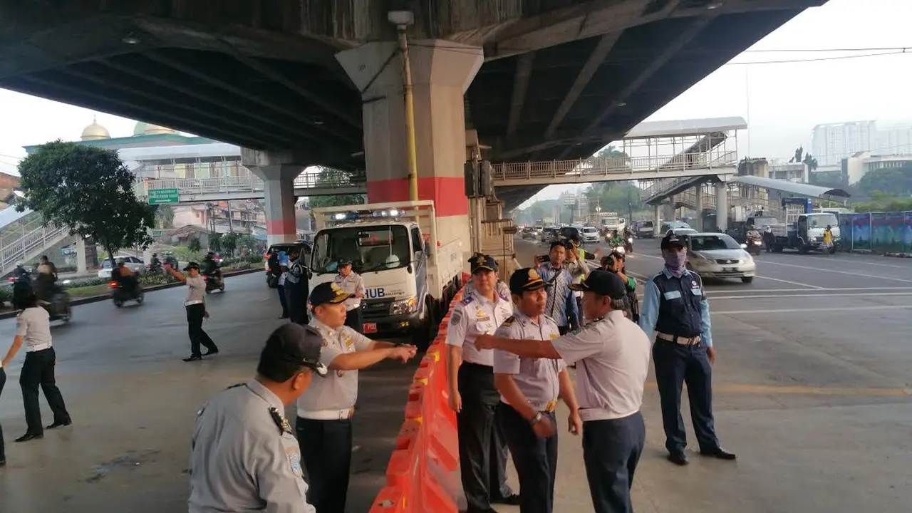 Penutupan Jalan Kebon Nanas
