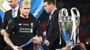 Loris Karius merupakan penjaga gawang Liverpool yang pernah melakukan dua blunder fatal di Final Liga Champion 2017/2018 melawan Real Madrid. Hingga saat ini dirinya masih berstatus kiper Liverpool, walapun sedang dipinjamkan ke klub Liga Jerman, Union Berlin. (Foto: AFP/Franck Fife)