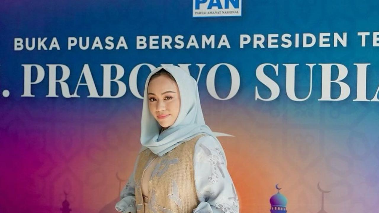 Lewat tulisannya, Zita terlihat kesal dengan kritikan netizen padanya.
