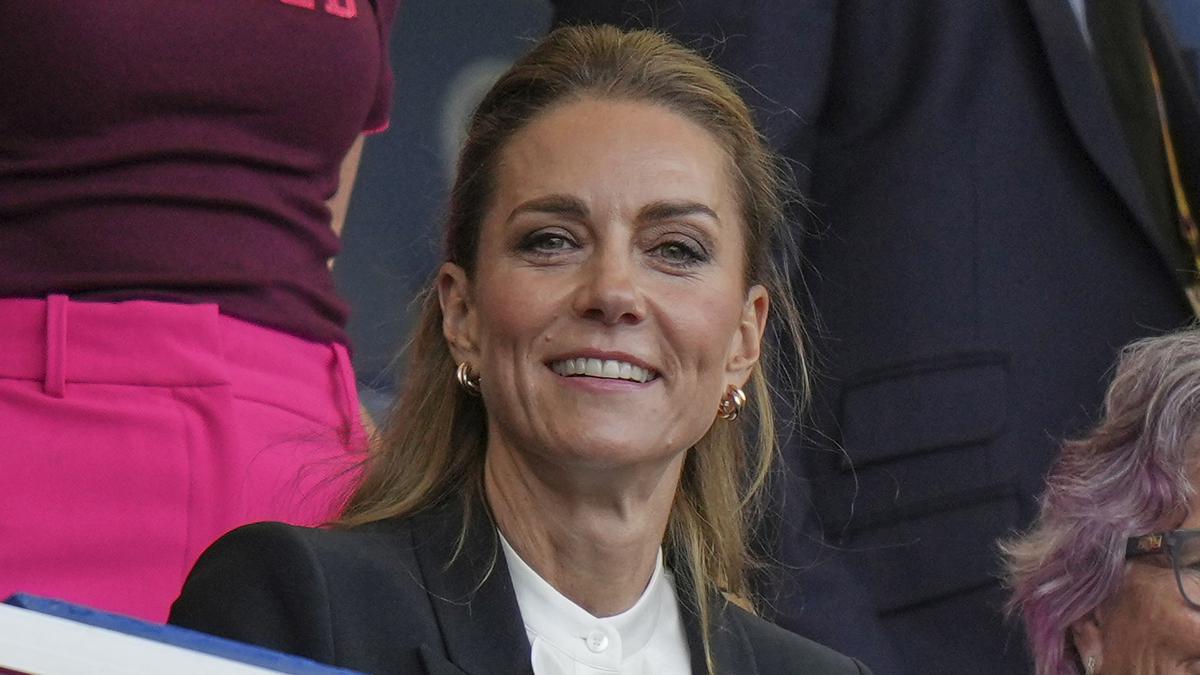 Kate Middleton Kembali ke Setelan Awal, Tinggalkan Rambut Pirang yang Tuai Pro Kontra