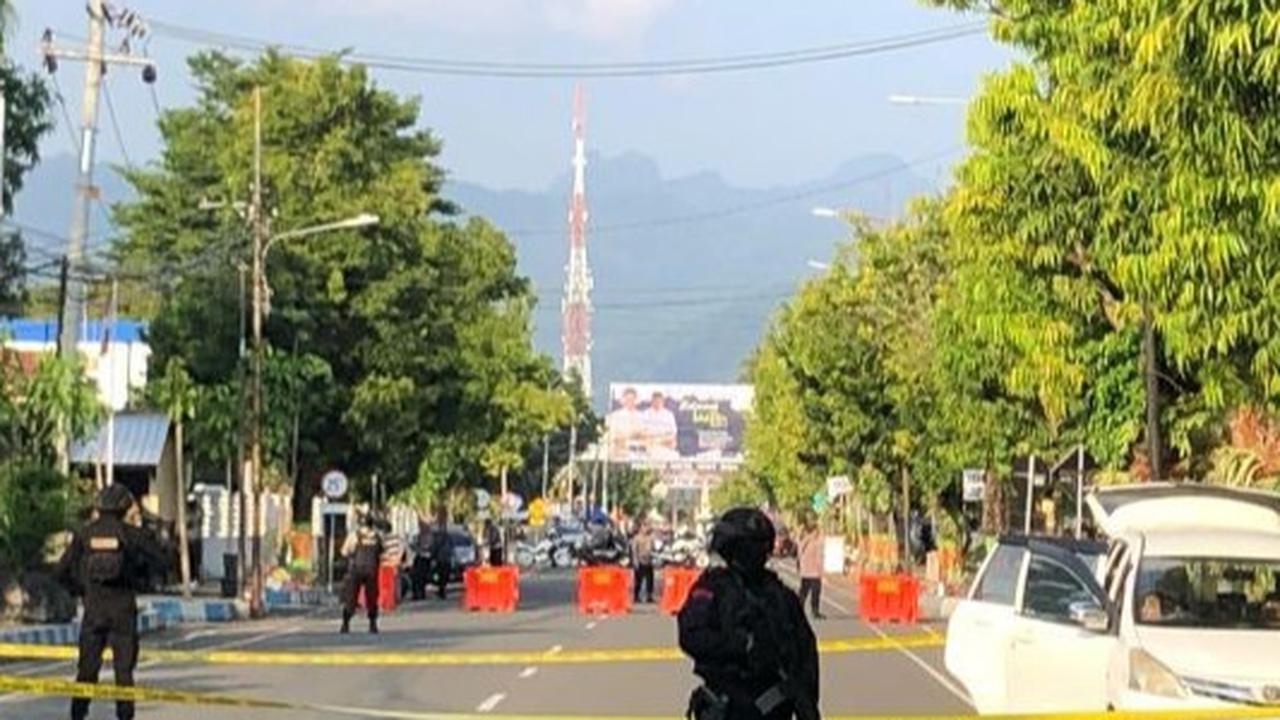 Densus 88 Siaga di Pacitan Usai Ancaman Bom, Dua Pria Terduga Pelaku Ditangkap