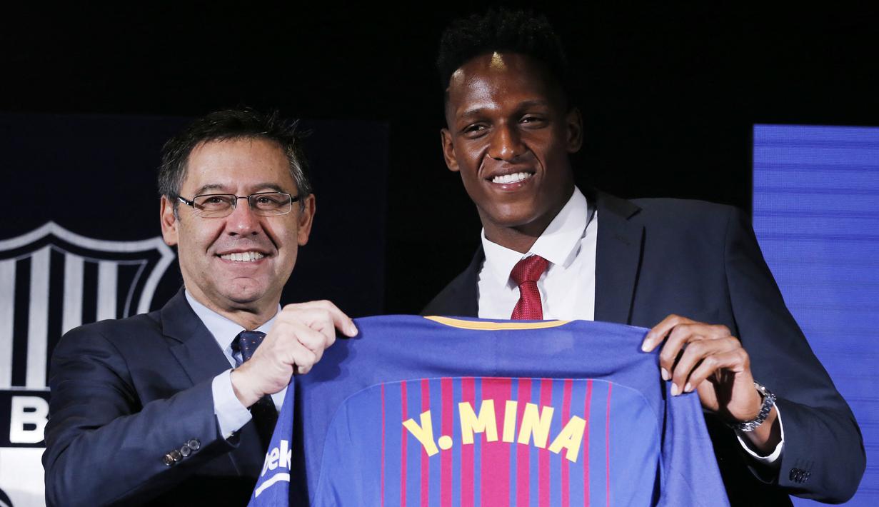 Yerry Mina bergabung dengan Barcelona sejak 2018 dari Palmeiras.
Mina jarang dimainkan pelatih Ernesto Valverde saat itu sehingga memilih untuk hengkang ke Everton. (Foto: AFP/Pau Barrena)