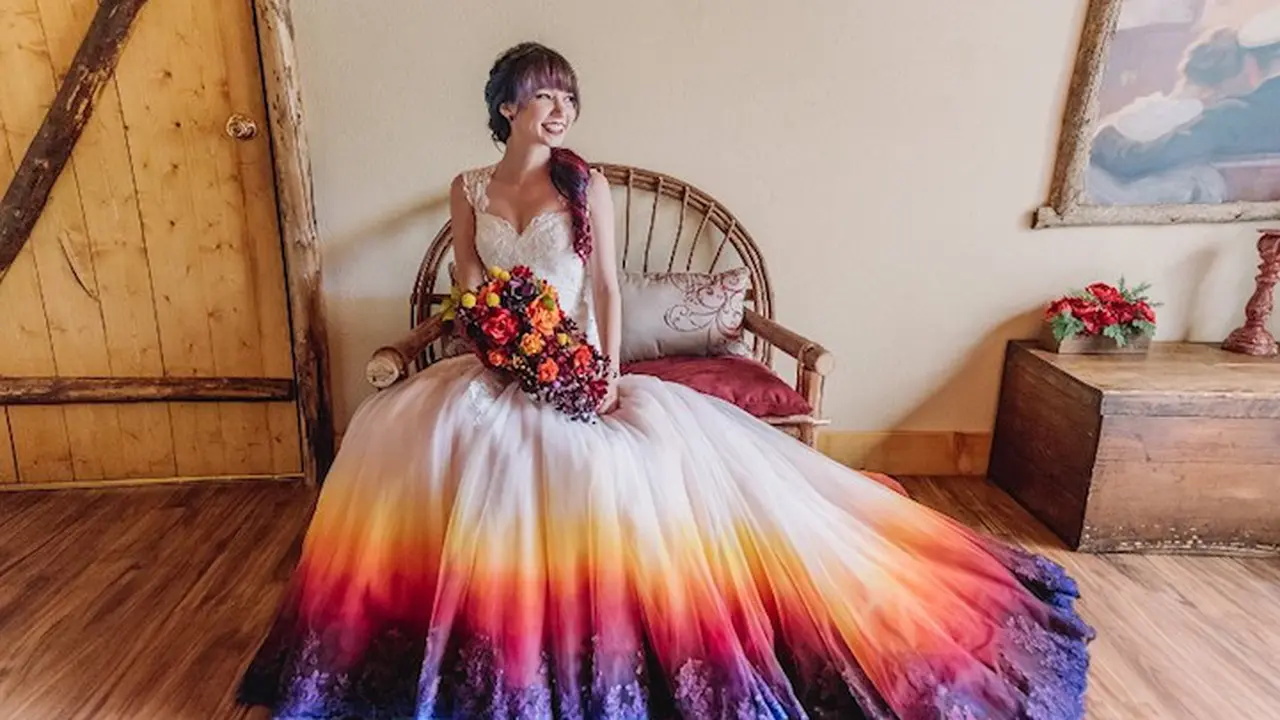 Tren Ombre Beri Sentuhan Baru pada Pilihan Gaun Pengantin Anda