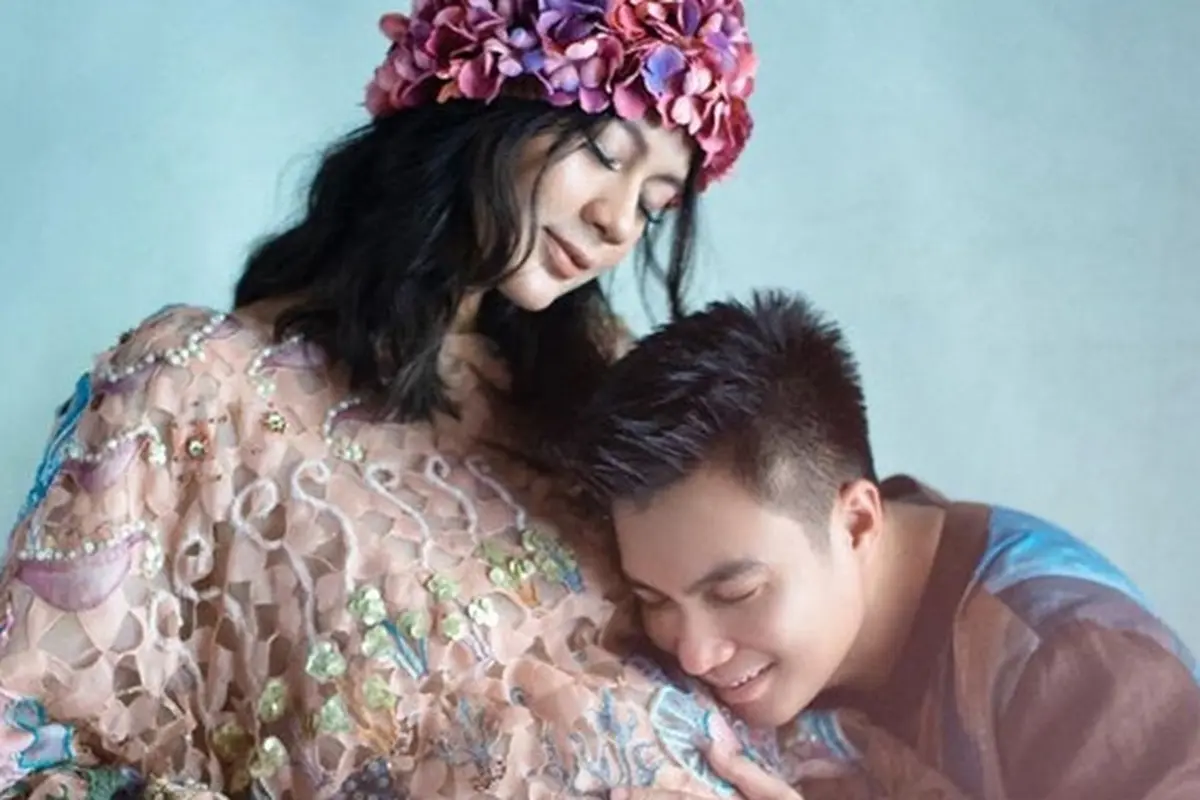 6 Pesona Maternity Shoot Paula Verhoeven, Cantik dengan Konsep Bunga
