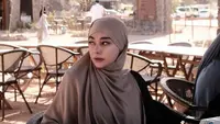 Celine Evangelista Serius Pindah ke Madinah, Naksir Vila Dekat Masjid Nabawi