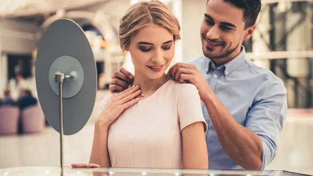 Sering Terjadi, 5 Zodiak Ini Langganan Jadian dengan Sahabat Sendiri