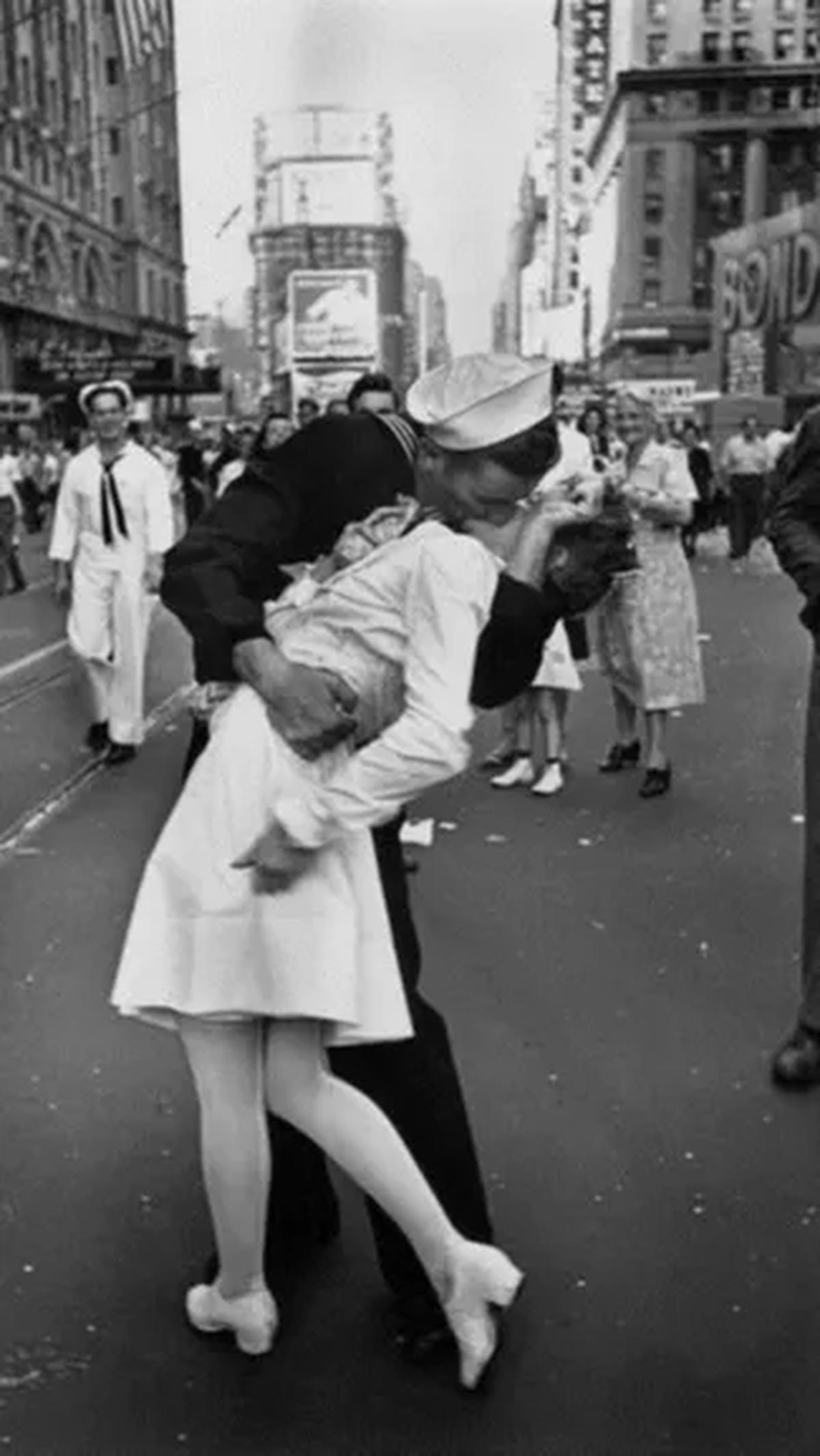 V-J Day in Times Square - 
Alfred Eisenstaedt, 1945