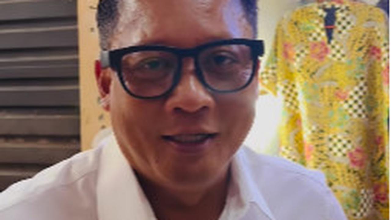 Beli Celana Kepanjangan, Irjen Krishna Murti Tak Gengsi Memotongnya di Tukang Jahit di Pasar