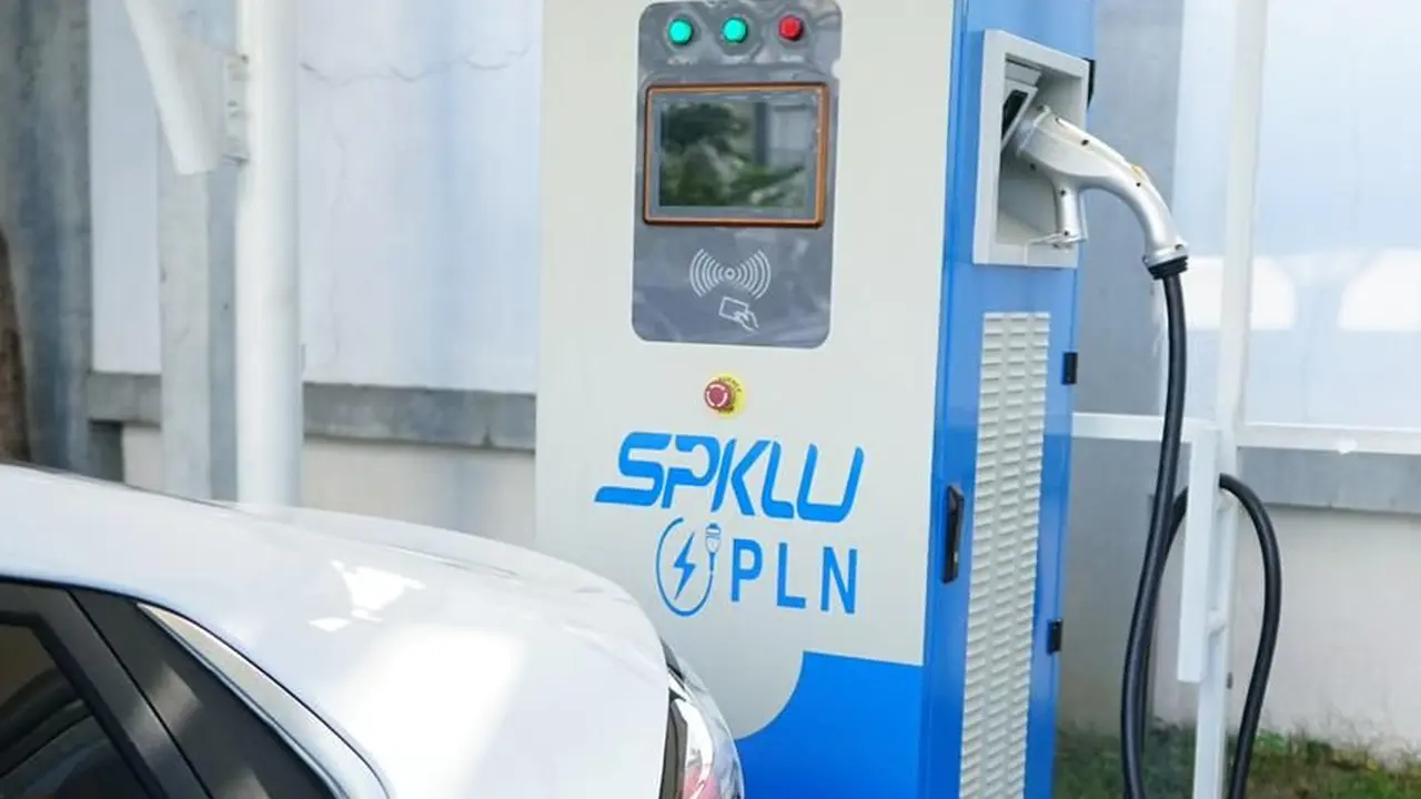 PLN membangun unit Stasiun Pengisian Kendaraan Listrik Umum (SPKLU) di Kawasan Pusat Pemerintahan Provinsi Banten (KP3B), Kota Serang, Banten. (Dok PLN)