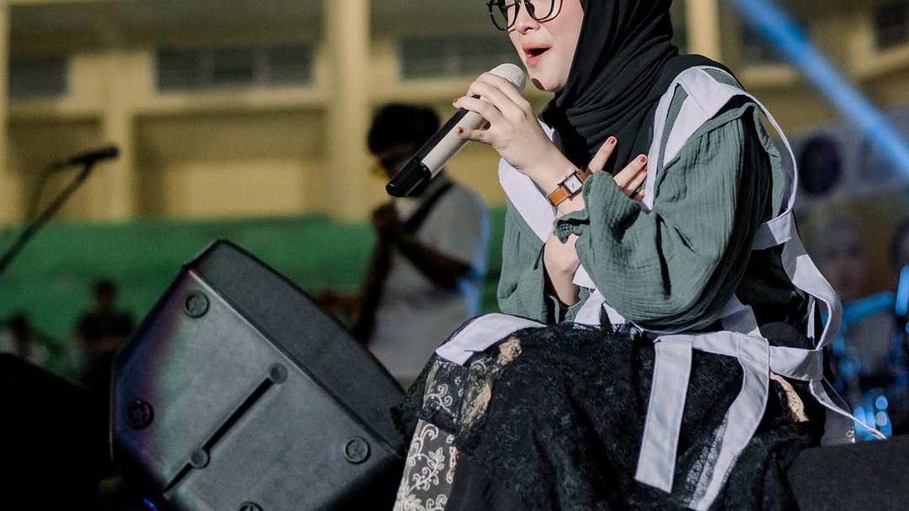Profil dan Perjalanan Karier Nissa Sabyan, Penyanyi Religi yang Sukses dan Baru Menikah dengan Ayus