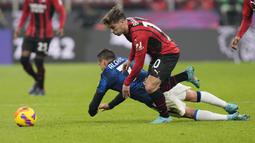 Pada laga kali ini AC Milan bermain lebih agresif dengan lebih banyak menyerang sementara Inter sedikit kesulitan dan dipaksa lebih banyak bertahan. (AP/Antonio Calanni)