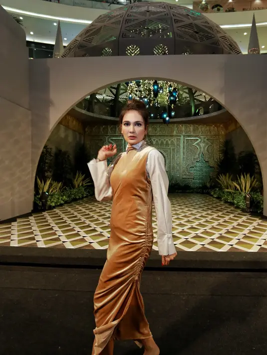 Namun sayang, Luna yang sudah ngantre, cek HB, ketemu dokter dan tinggal tranfusi darah gagal dilakukan. Lantaran, sebelumnya pada pagi hari Luna baru saja vaksin flu dan hepatitis B. (Adrian Putra/Bintang.com)