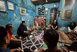 Gubernur Jakarta Pramono Anung mendatangi rumah duka Bambang Setiawan, warga yang meninggal dunia setelah kericuhan di kawasan Pejompongan, Jakarta Pusat. (Istimewa)