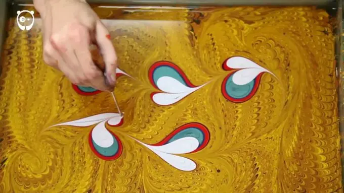 Melukis di Air, Seniman Turki Ini Perkenalkan Teknik Ebru