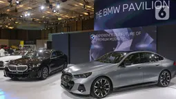 The All New 5 BMW juga dilengkapi dengan lampu LED dan garis tajam pada kap mesin sehingga tampilannya terlihat agresif. (Liputan6.com/Angga Yuniar)