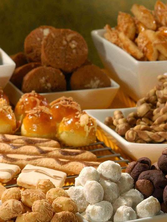 <p>Setelah menikmati aneka sajian utama seperti ketupat dan teman-temannya, maka sajian berikutnya yang tidak boleh ketinggalan saat Hari Raya Lebaran Idul Fitri adalah cemilan seperti kue kering. (Istimewa)</p>