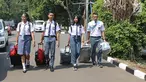 Calon Paskibraka Nasional 2019 saat tiba di Desa Bahagia Cibubur, Jakarta, Kamis (25/7/2019). Calon Paskibraka Nasional 2019 mengikuti pendidikan dan pelatihan pasukan pengibar bendera pusaka dari tanggal 25 juli sampai 23 Agustus 2019. (Liputan6.com/Herman Zakharia)