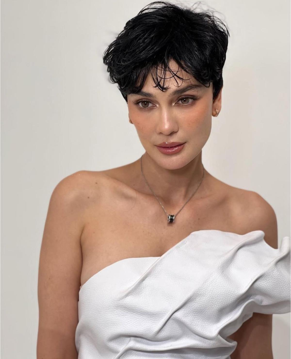 Gaya Baru Luna Maya, Rambut Pixie Cut yang Membuatnya Terlihat Lebih Awet Muda