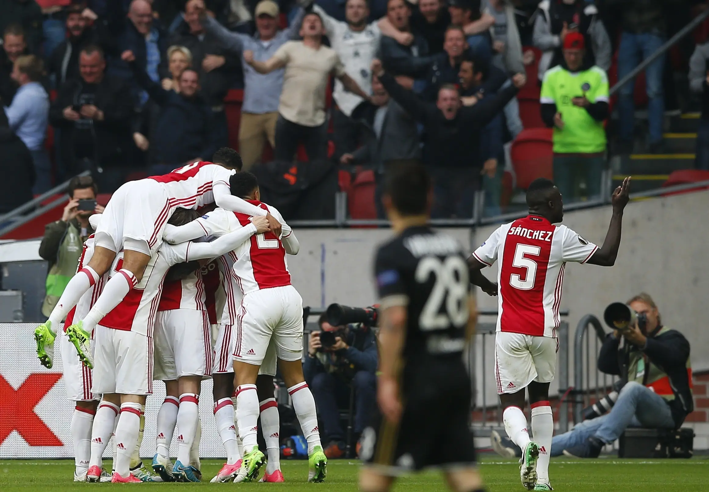 Ajax Vs Lyon (AP Photo/Peter Dejong)