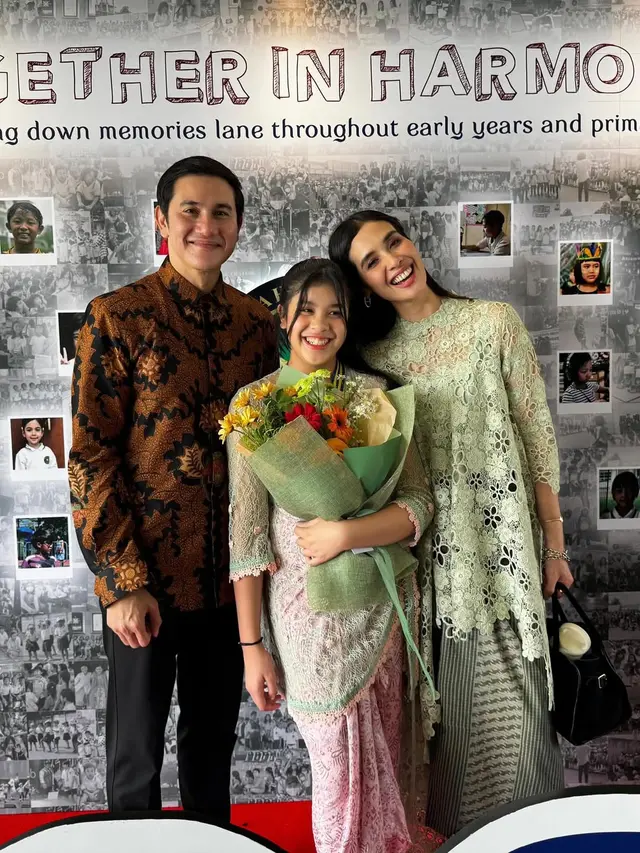 7 Potret Kelulusan Sekolah Jizzy Anak Vino Bastian, Penuh Kebahagiaan