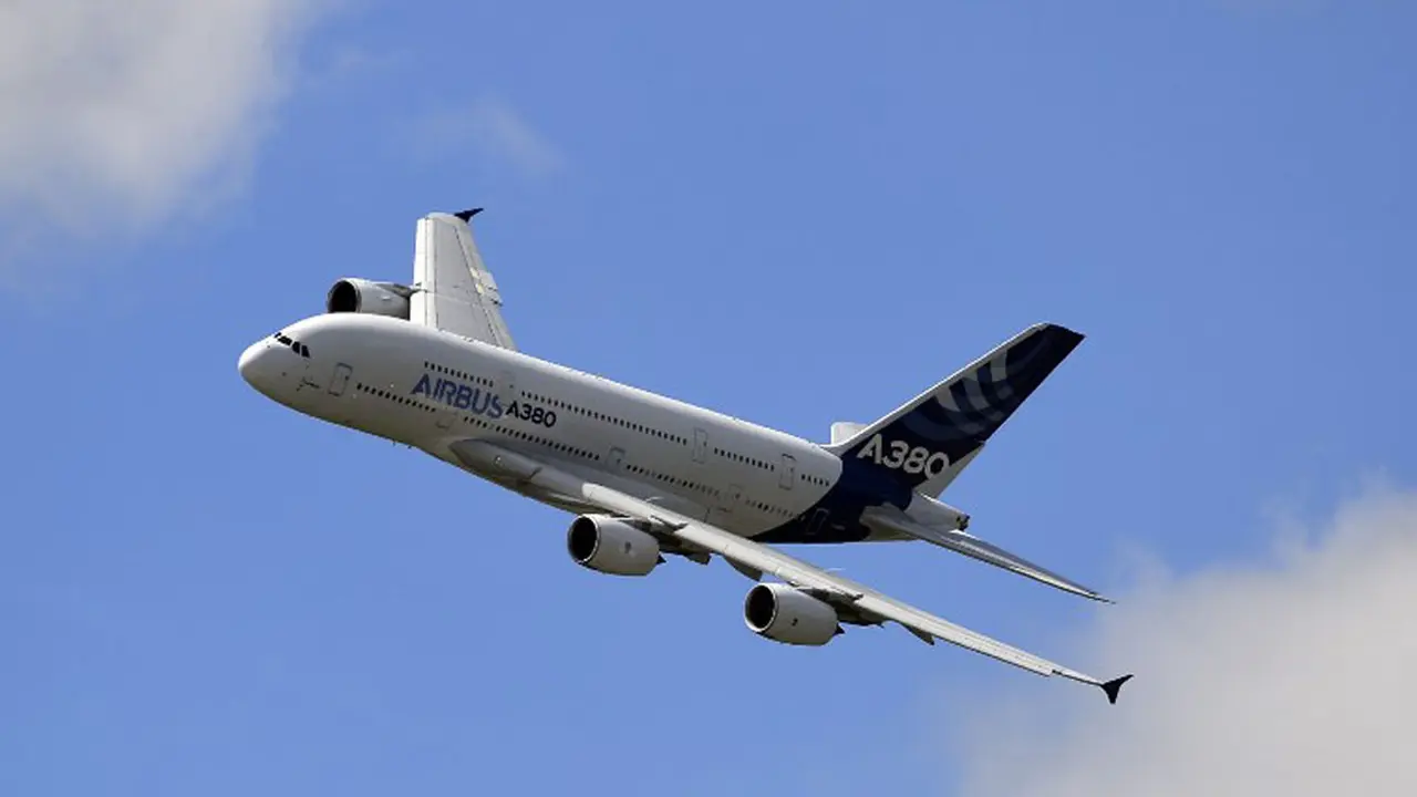 Airbus A380-800 Jajal Terbang di Inggris
