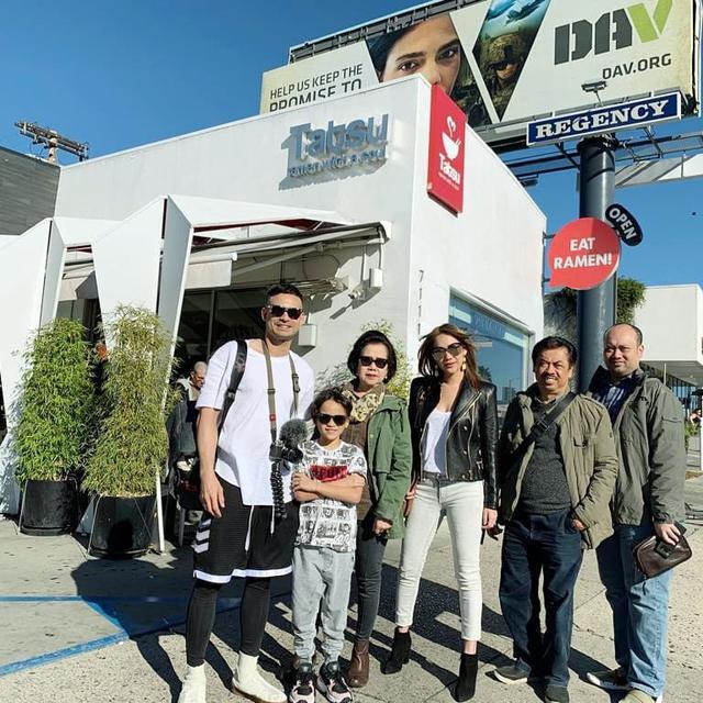 6 Momen Kedekatan Ashraf Sinclair dan Keluarga BCL