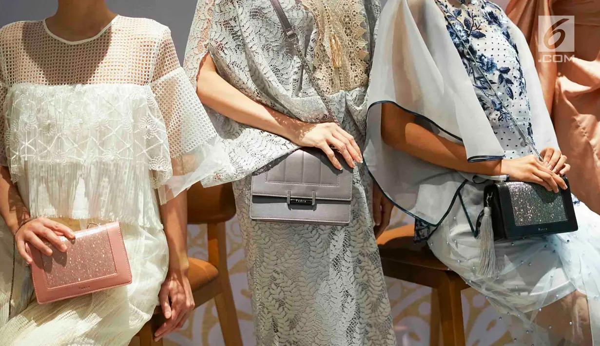 Tas koleksi terbaru Pedro terlihat dalam acara bertajuk Glamazing Ramadan Event di Jakarta, Sabtu (25/5/2019). Selain memamerkan koleksi tas dan sepatu, PEDRO juga mengadakan turban workshop oleh Lady Yulia. (Liputan6.com/Immanuel Antonius)