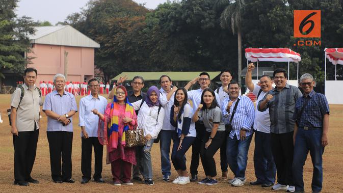 Purna Paskibraka Nasional dari beberapa angkatan datang ke PP-PON Kemenpora, Cibubur, Jakarta Timur untuk melihat sesi latihan anggota Paskibraka Nasional 2019. (Liputan6.com/Aditya Eka Prawira)